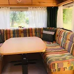 Camping Holzhaus Mit Trailer Lasse Seele Baumeln
