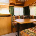Camping Holzhaus Mit Trailer Lasse Seele Baumeln