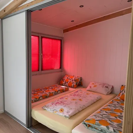 Holzhaus Mit Trailer Lasse Seele Baumeln
