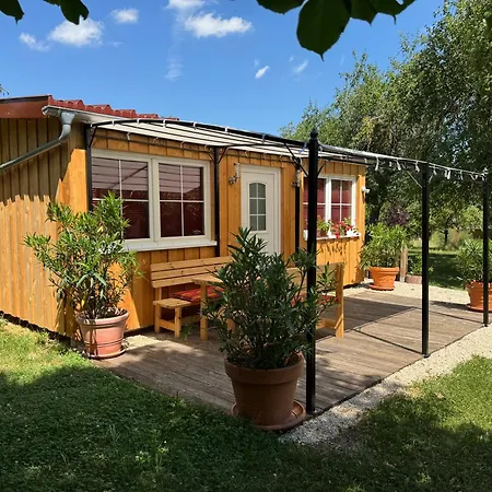 Holzhaus Mit Trailer Lasse Seele Baumeln *
