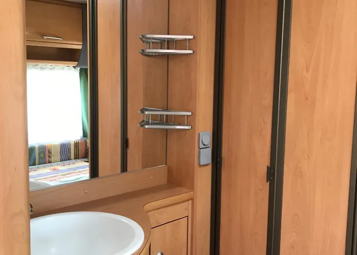 Holzhaus Mit Trailer Lasse Seele Baumeln Kemp