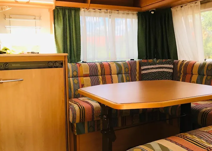 Kemp Holzhaus Mit Trailer Lasse Seele Baumeln